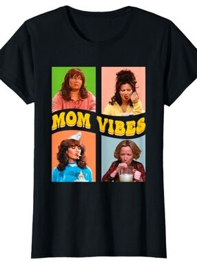 Graphic Tee, Women's "Mom Vibes" Size Large, New